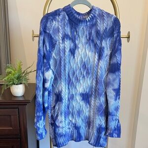 URBAN OUTFITTERS BDG blue tie-dye cable knit men’s sweater (size small) ✨